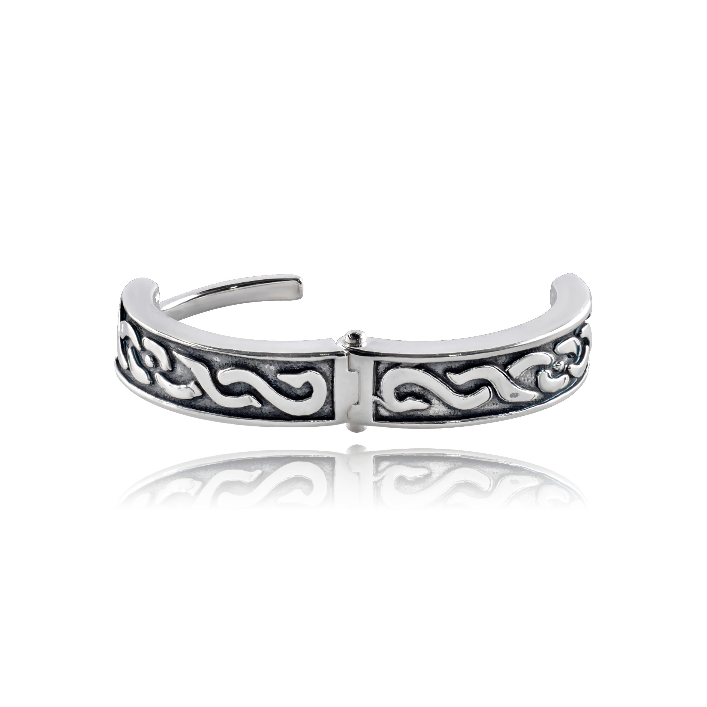 Серебряная серьга АРТ. 2406